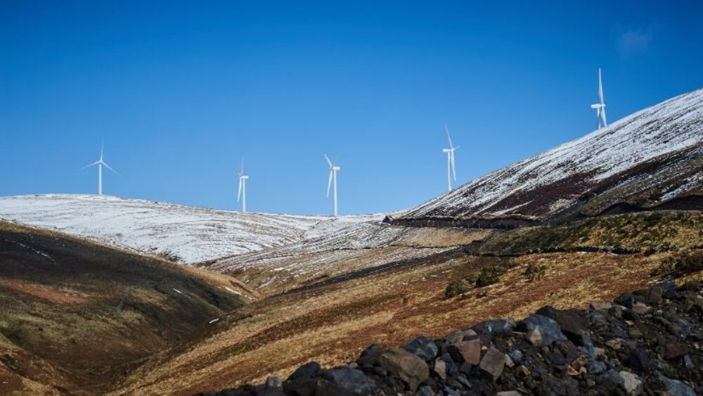Wind farm snow 800 x 450